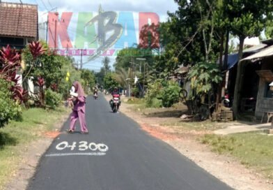 Demi Tingkatkan AKSESIBILITAS Warga Sekitar, PemKab MALANG HotMix Jalan Raya BANJAREJO Kecamatan PAGELARAN