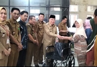 Ringankan BEBAN Hidup Masyarakat, BUPATI Tanggamus LAUNCHING Bantuan ATENSI KemenSos Senilai Rp. 1,07 MILIAR untuk 562 Warga