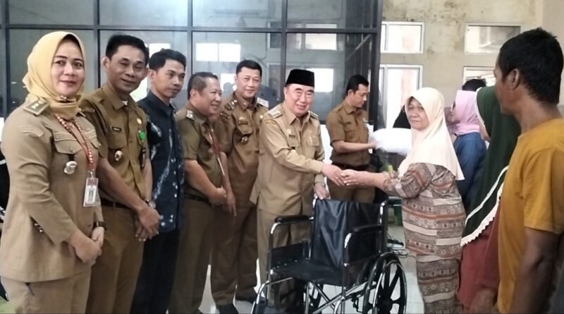 Ringankan BEBAN Hidup Masyarakat, BUPATI Tanggamus LAUNCHING Bantuan ATENSI KemenSos Senilai Rp. 1,07 MILIAR untuk 562 Warga