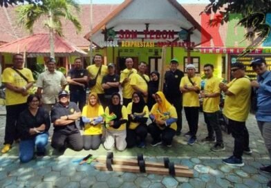 PENGABDIAN Kepada Masyarakat, UNESA Bekali Para GURU dan Karang Taruna Desa TEBON dengan Keterampilan Mengembangkan OlahRaga TRADISIONAL