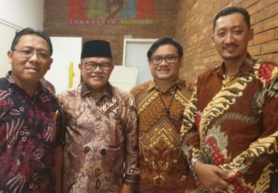 Menjaga KEADILAN dengan LOGIKA dan Merawat KEDAMAIAN dengan NADA, Mengapa Banyak PAKAR HUKUM Top RI Terjun ke Dunia SENI ?