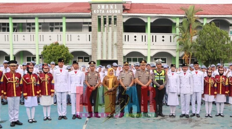 Ajak PELAJAR Jauhi NARKOBA dan KENAKALAN Remaja, KAPOLRES Tanggamus Jadi PEMBINA Upacara di SMAN 1 Kota Agung