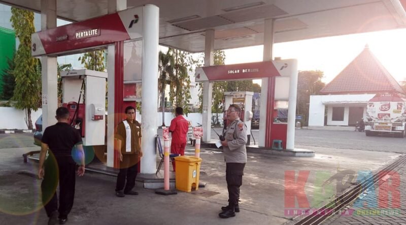 AntiSipasi Kelangkaan, POLRESTA Tuban Laksanakan Giat PANTAU dan CEK Ketersediaan Stok BBM Subsidi serta Non Subsidi di 31 SPBU