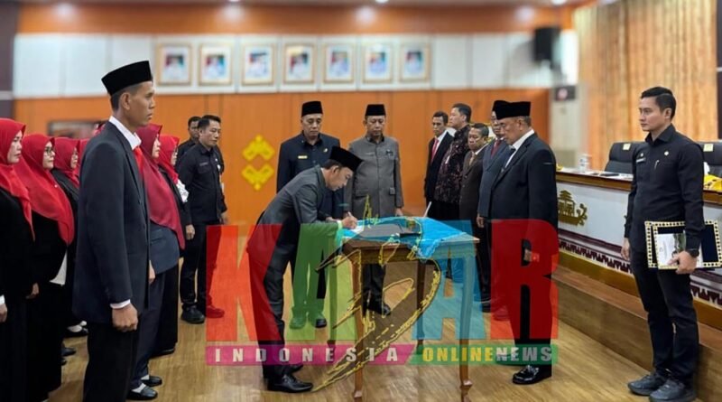 BUPATI Tanggamus TEGASKAN Tidak Ada JUAL BELI Jabatan Saat LANTIK 47 Kepala Sekolah, SIAPA Saja Mereka itu ?