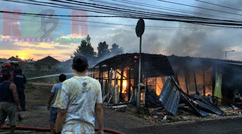 Diduga Akibat KORSLETING Listrik, POLSEK Kota Agung Identifikasi KEBAKARAN Warung KELONTONG di KURIPAN