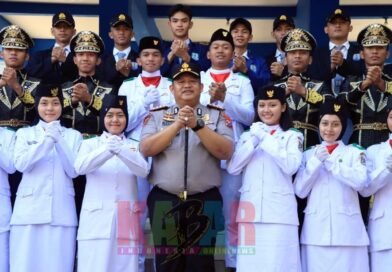 Jadi Pembina UPACARA di SMAN-1 Tuban, KAPOLRESTA Tuban KomBes POL Jazuli DANI : GURU adalah Orang Tua KITA KeDua di SEKOLAH